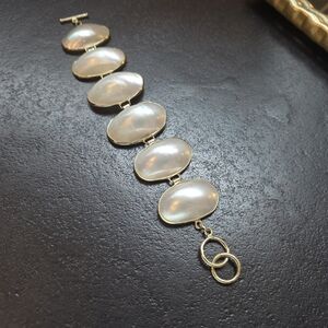 Vintage Mother of Pearl Gold Tone Link Bracelet